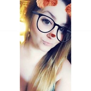 Meet your Posher, Casey